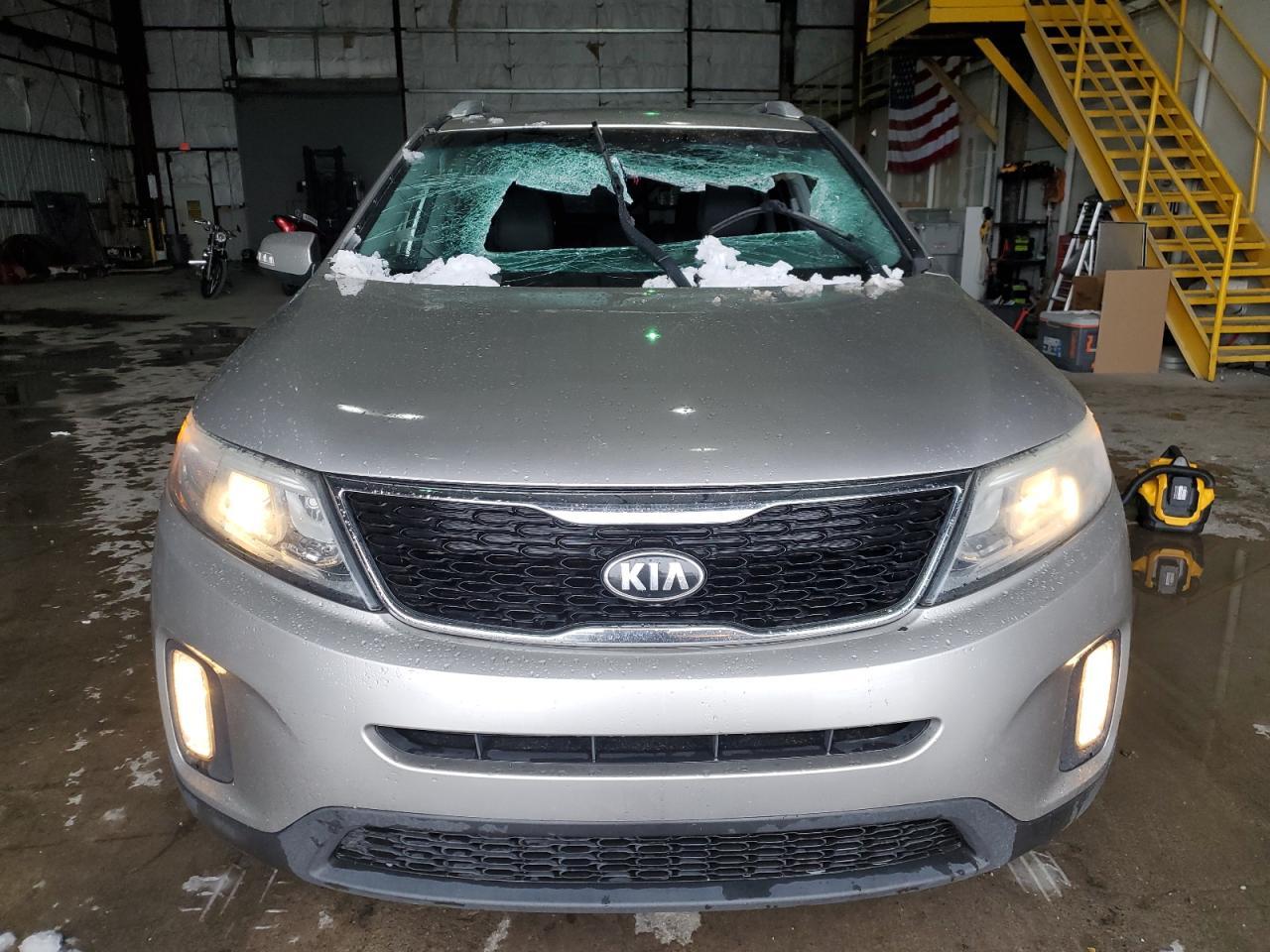 2014 KIA SORENTO LX - Image 5