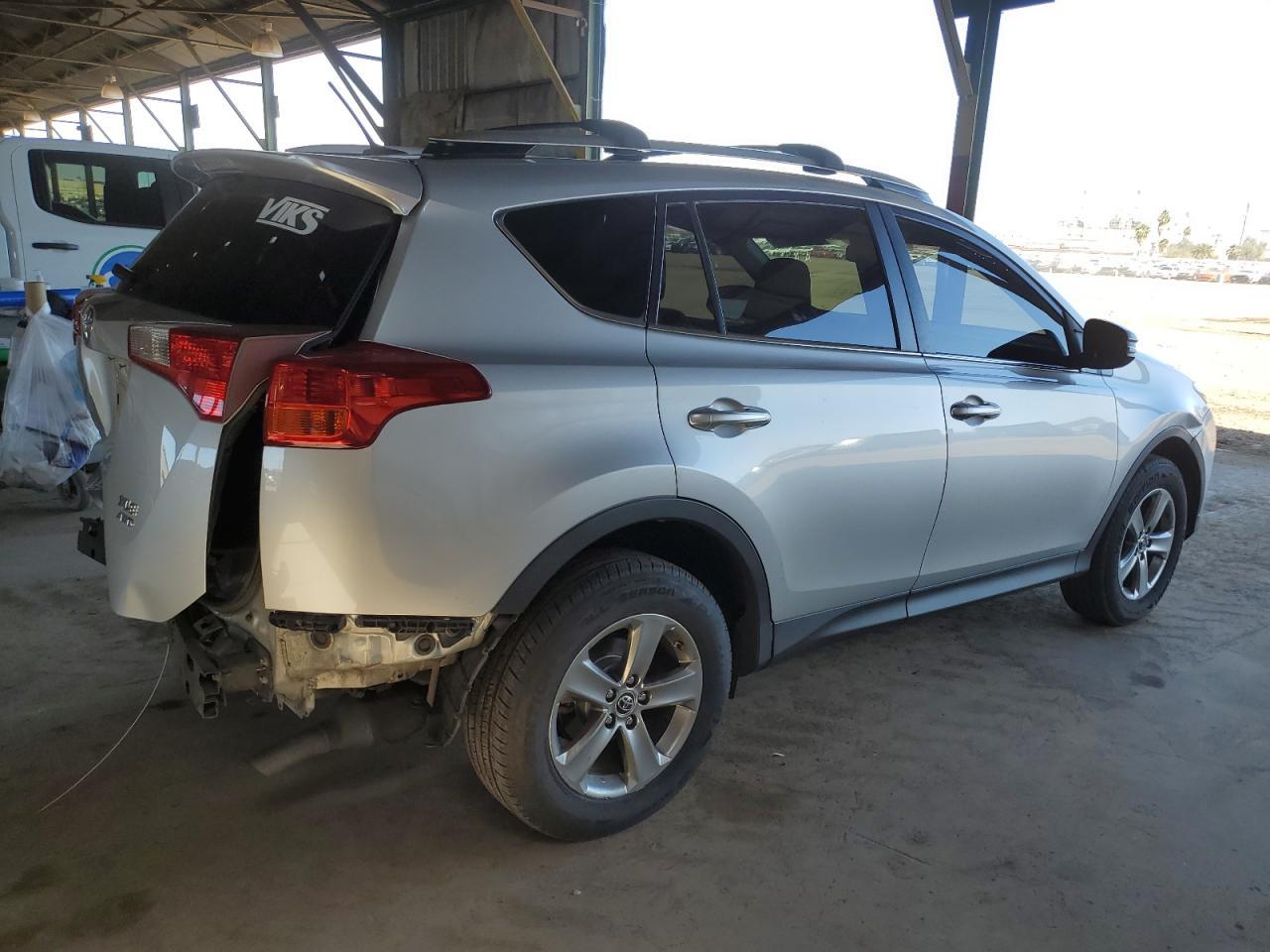 2015 TOYOTA RAV4 XLE - Фото 3