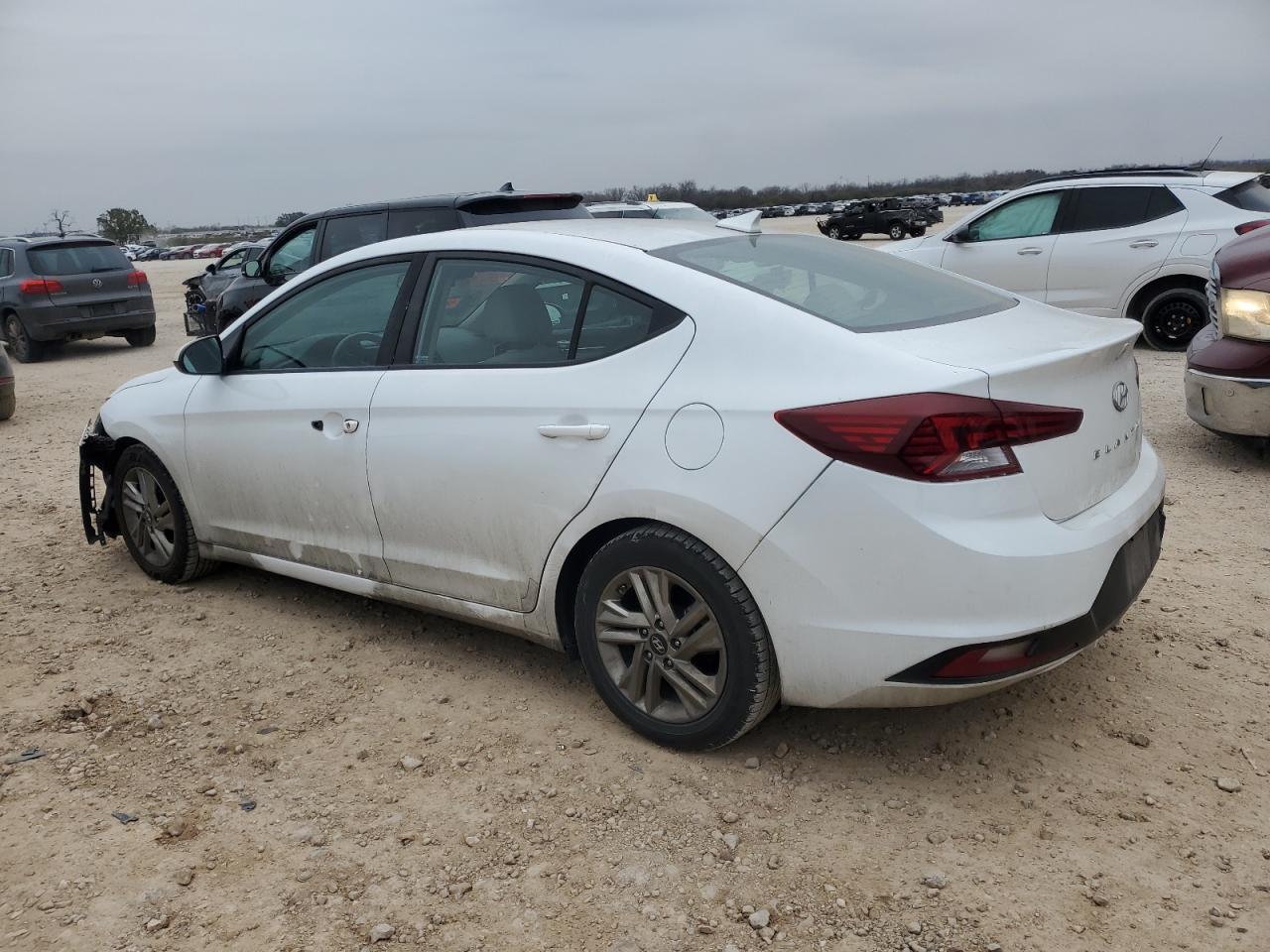 2019 HYUNDAI ELANTRA SE - Фото 2