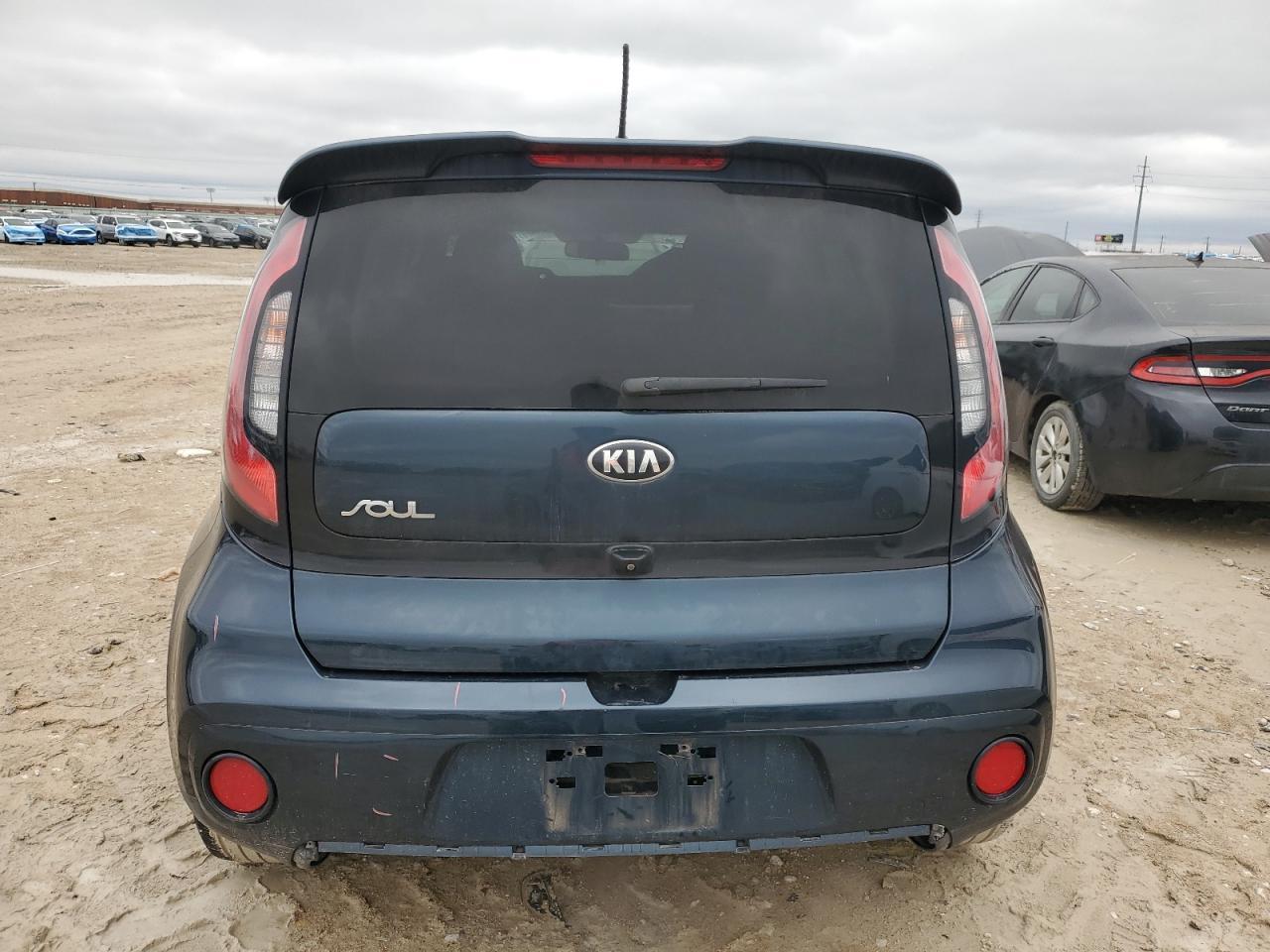 2019 KIA SOUL + - Image 6