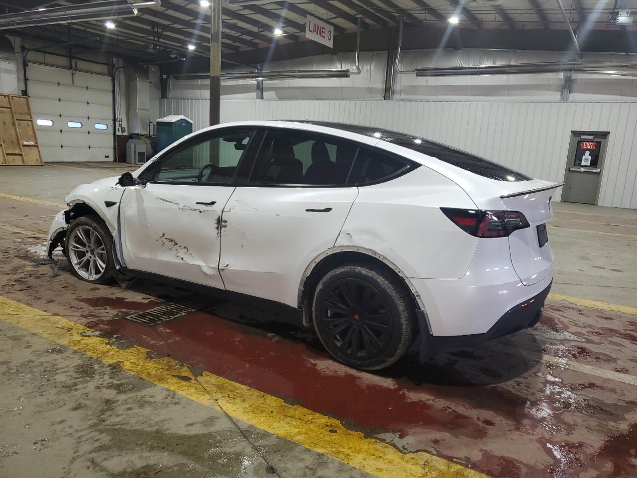 2024 TESLA MODEL Y - Image 2