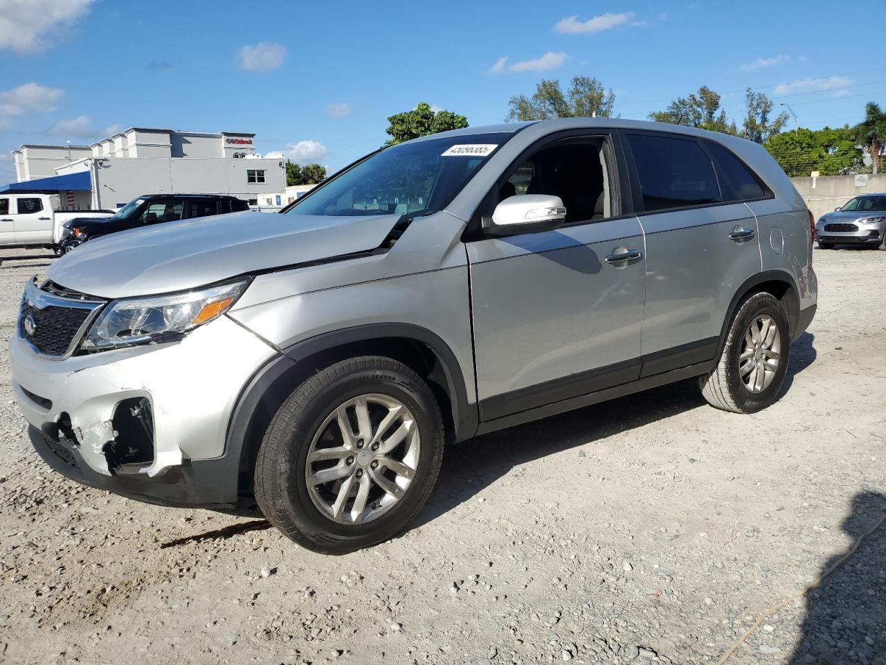 2014 KIA SORENTO LX