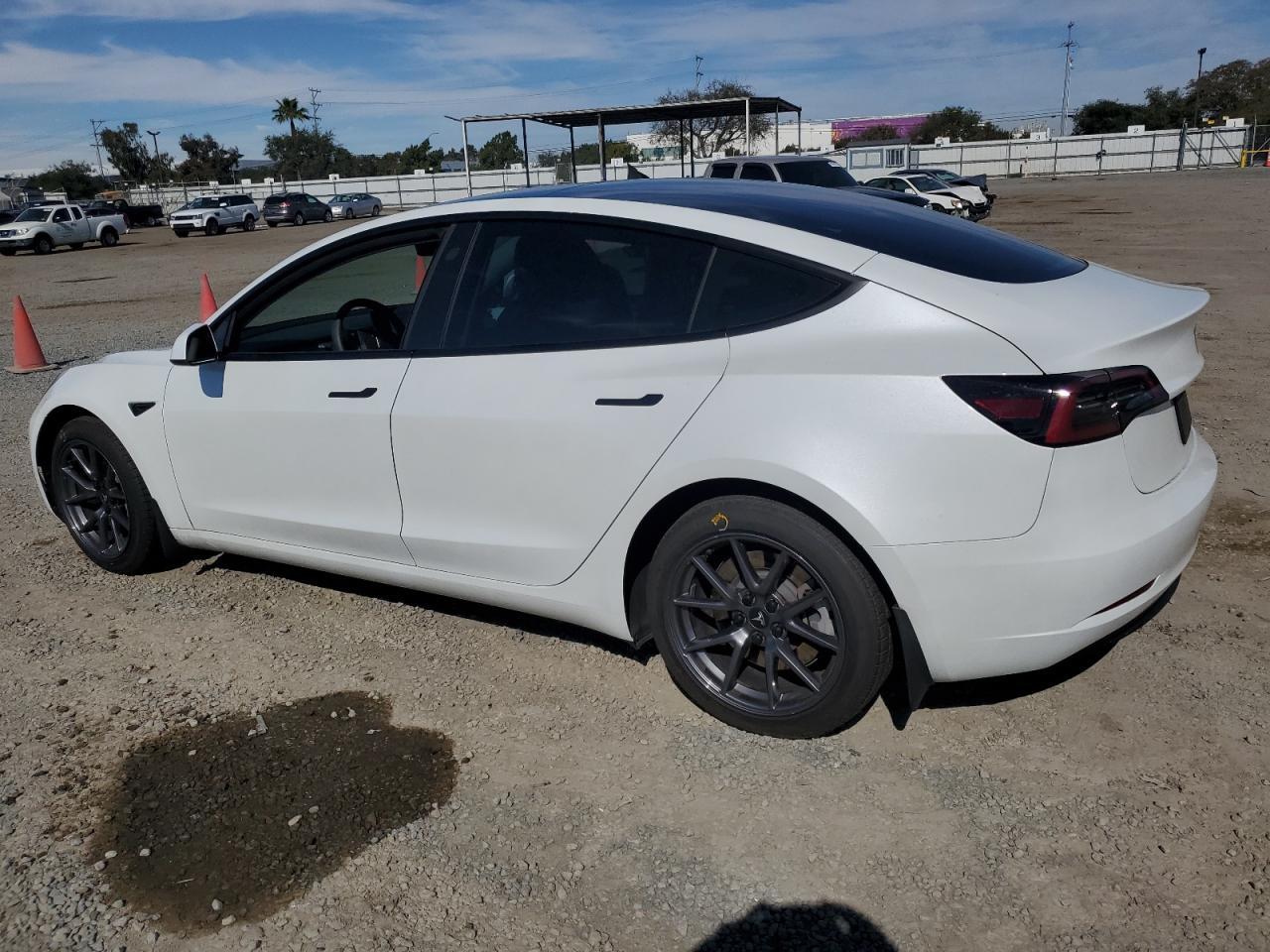2023 TESLA MODEL 3 - Фото 2