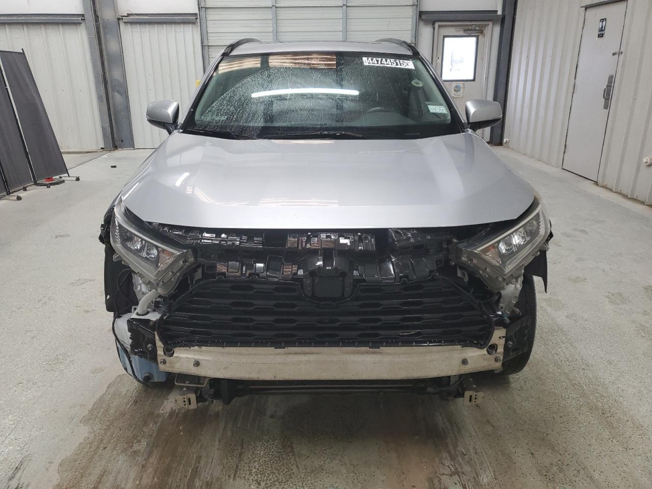 2019 TOYOTA RAV4 XLE P - Фото 5
