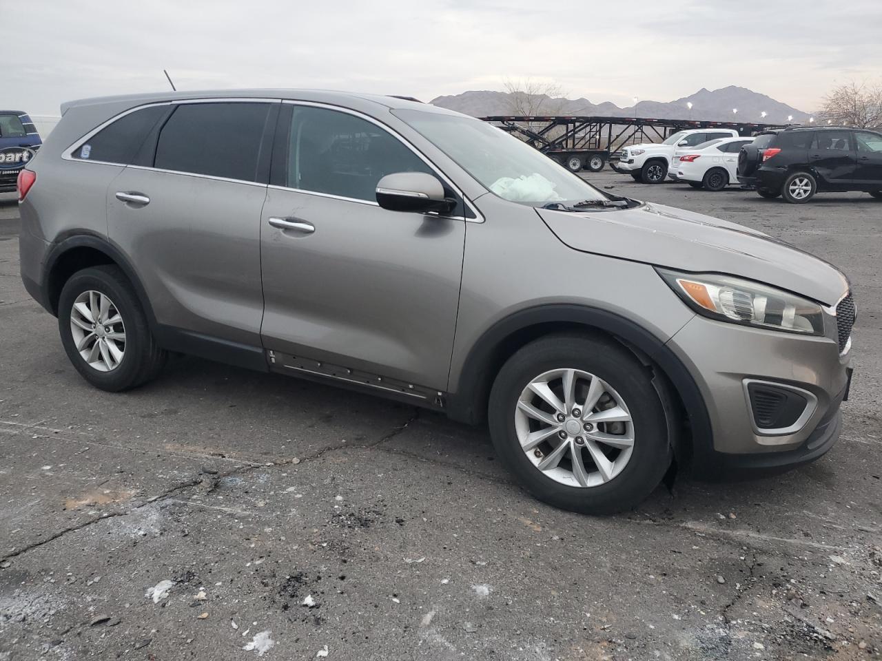 2017 KIA SORENTO LX - Фото 4