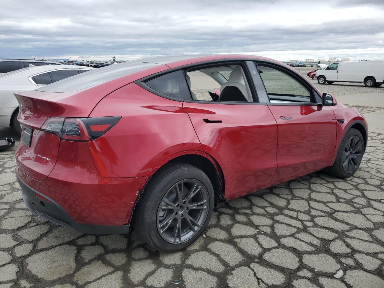 2025 TESLA MODEL Y - Image 3