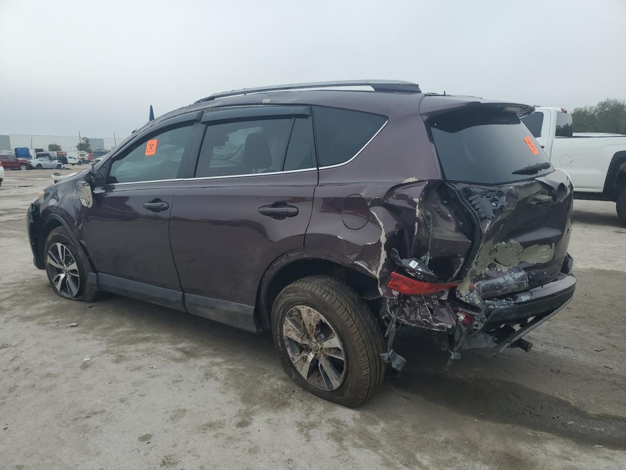 2017 TOYOTA RAV4 XLE - Фото 2