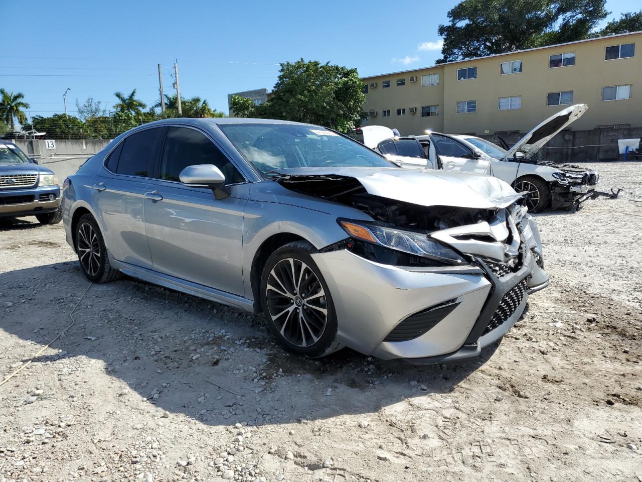 2020 TOYOTA CAMRY SE - Image 4