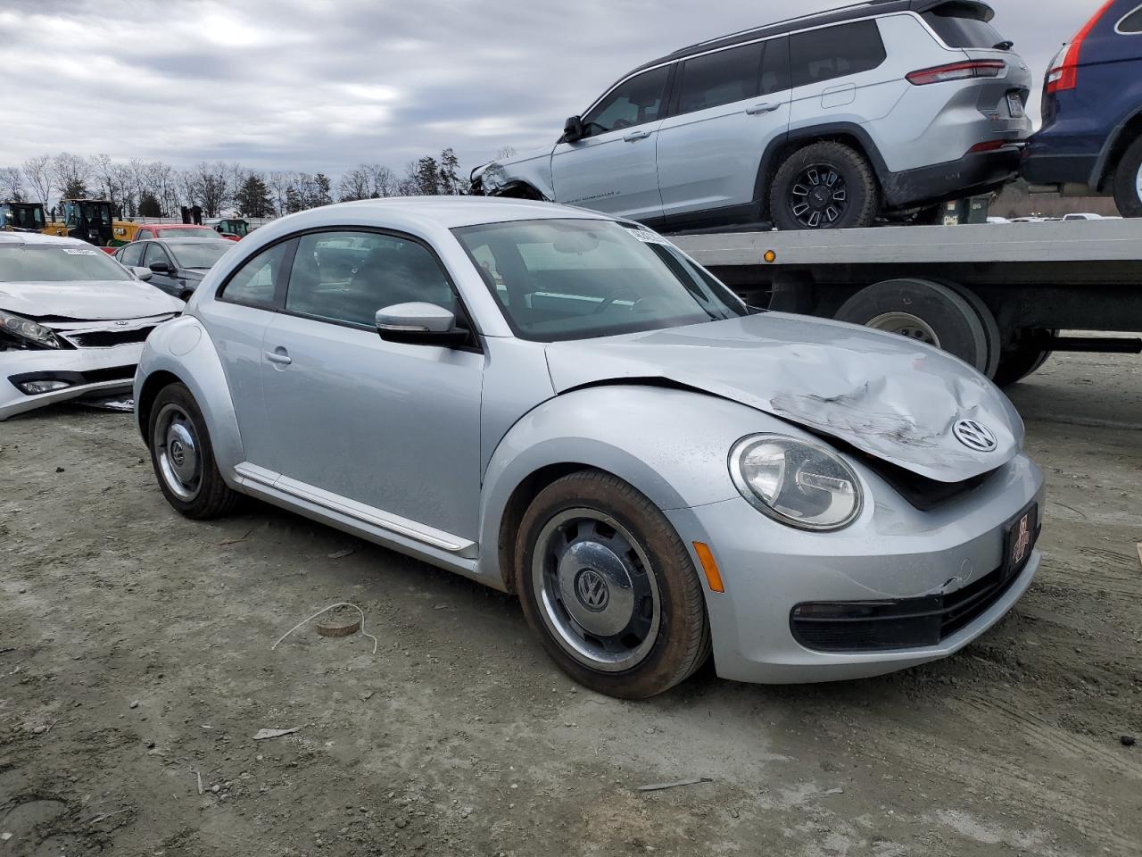 2012 VOLKSWAGEN BEETLE - Image 4
