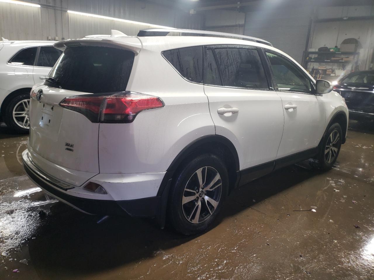 2017 TOYOTA RAV4 XLE - Image 3