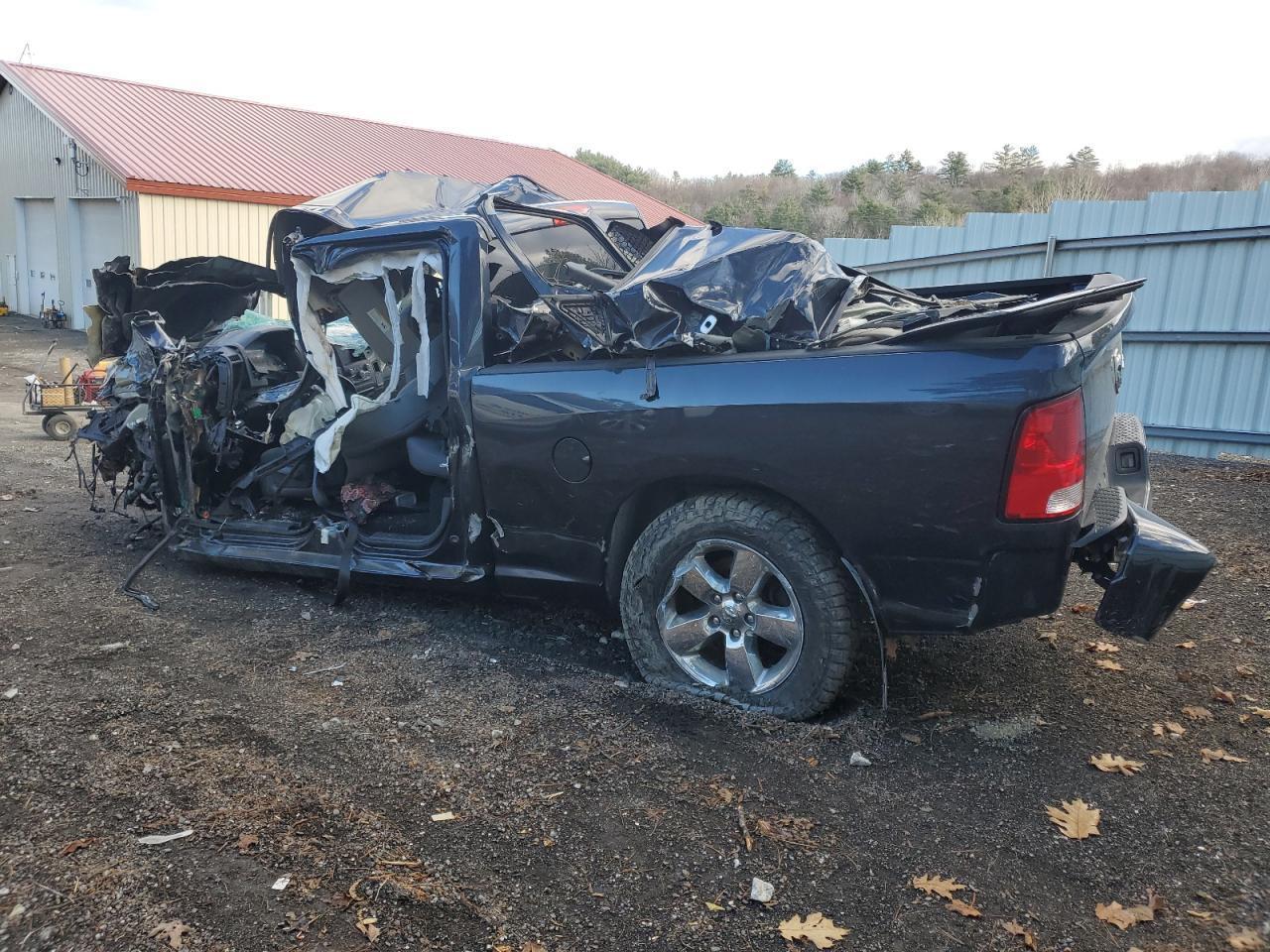 2019 RAM 1500 CLASS - Фото 2