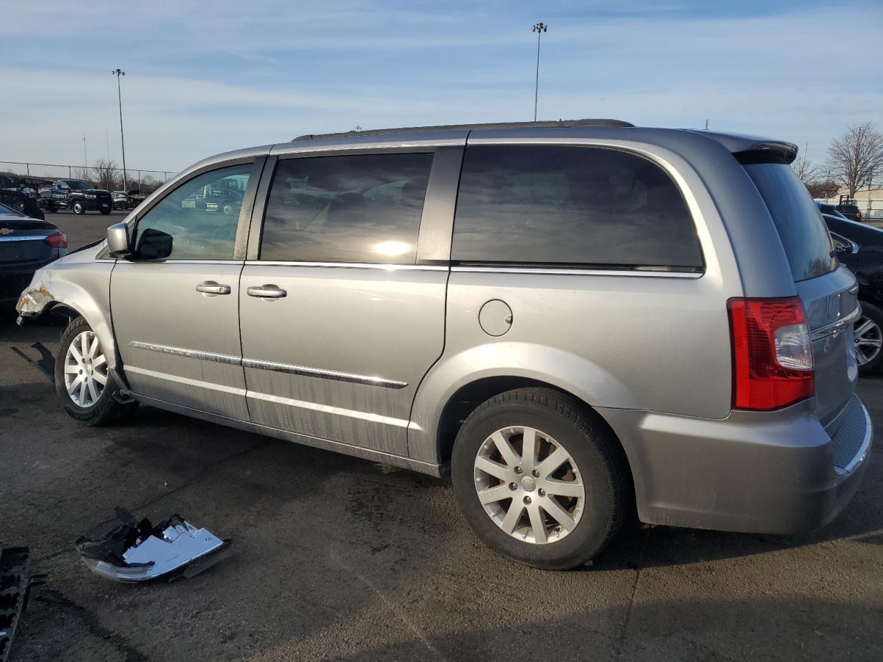 2014 CHRYSLER TOWN & COU - Image 2