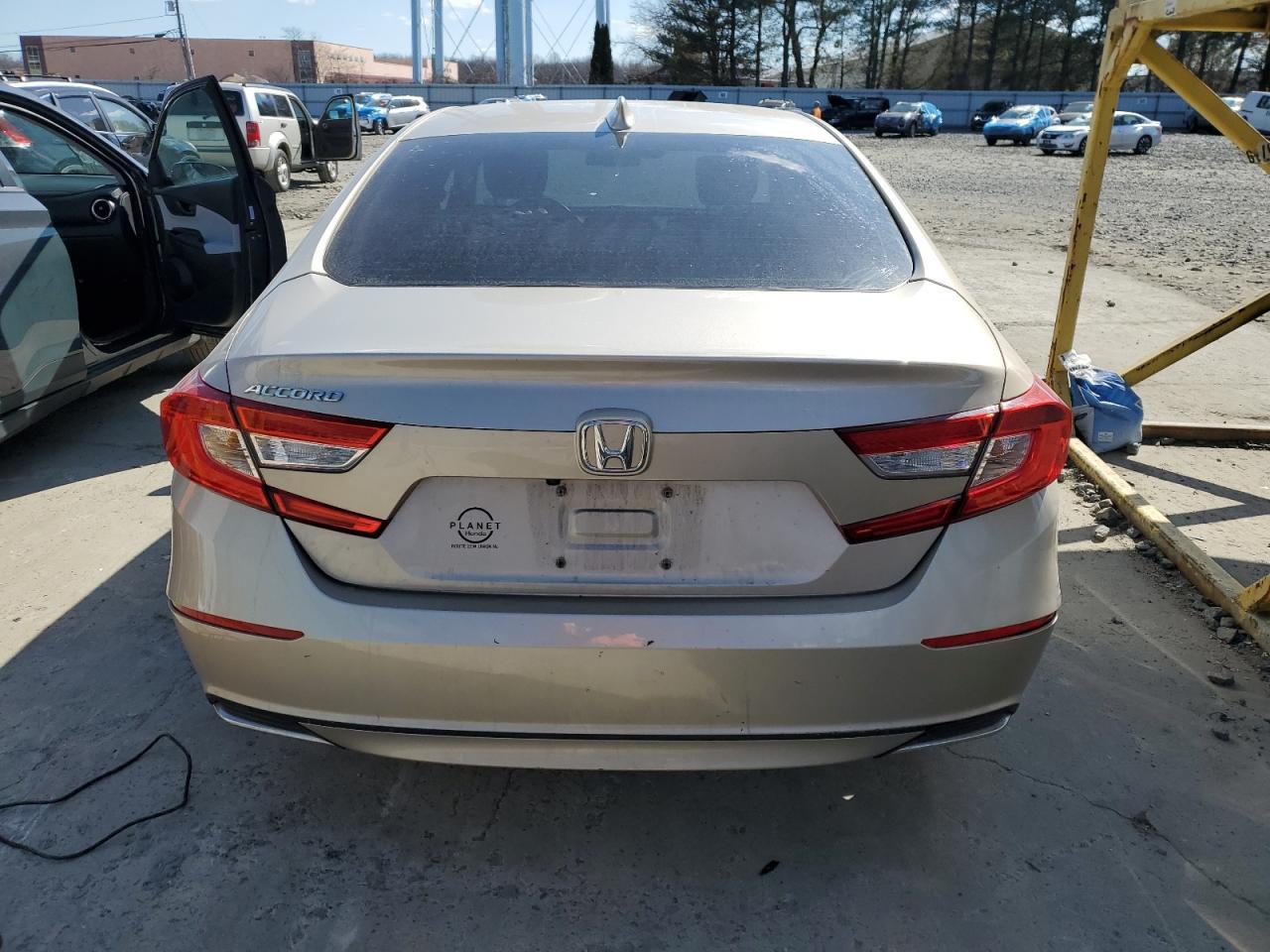 2018 HONDA ACCORD LX - Image 6