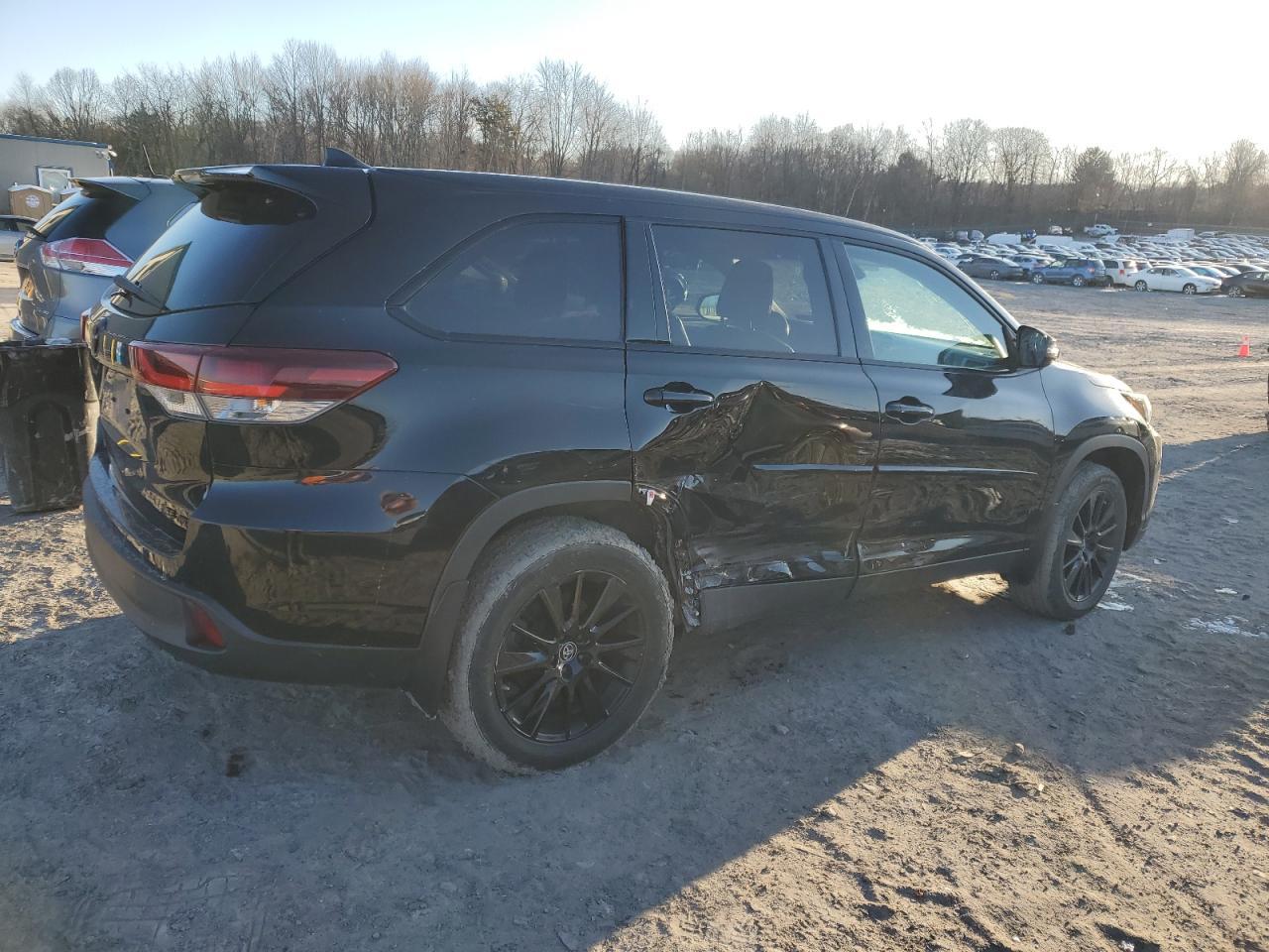 2019 TOYOTA HIGHLANDER - Image 3