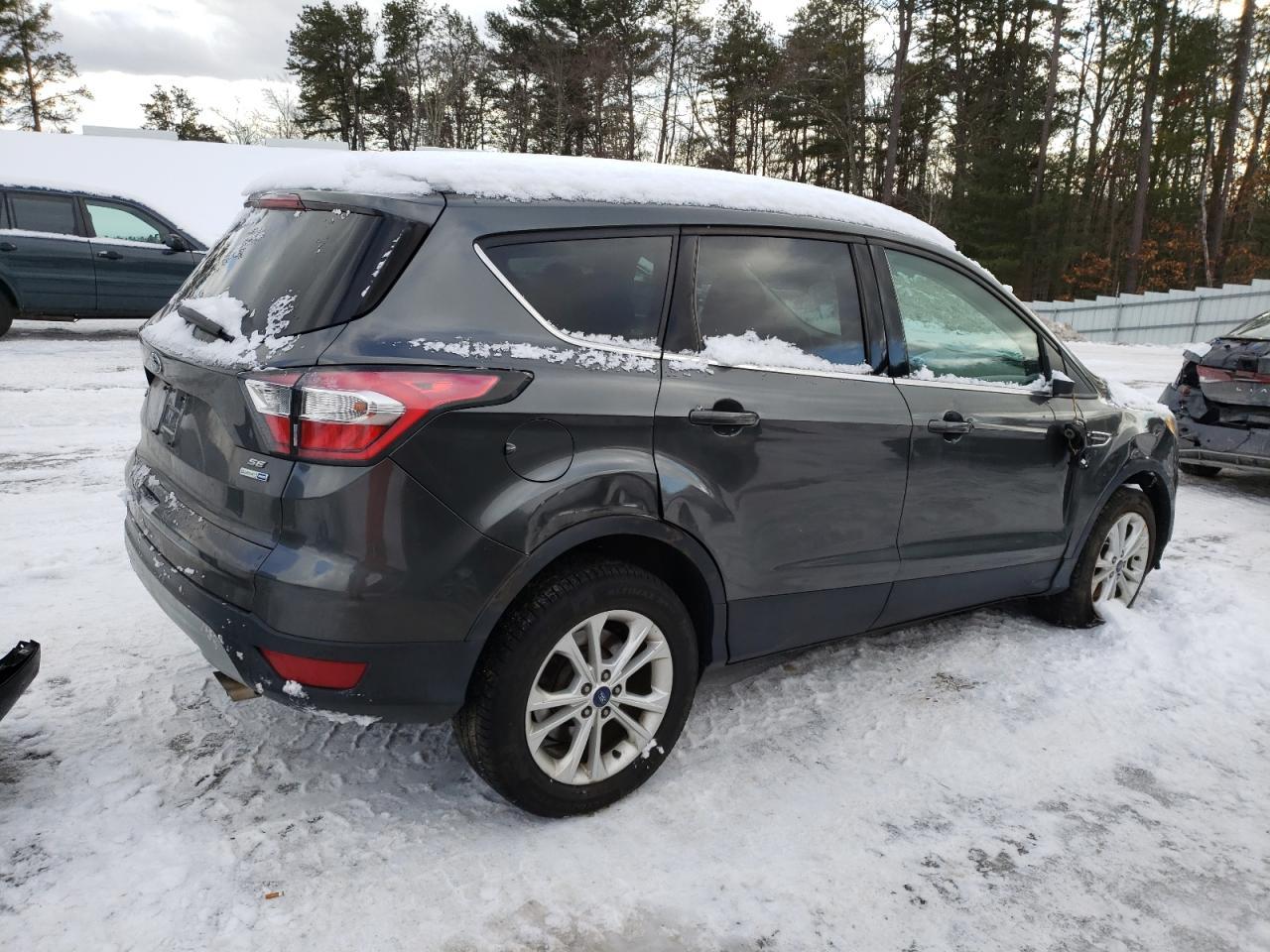 2017 FORD ESCAPE SE - Фото 3
