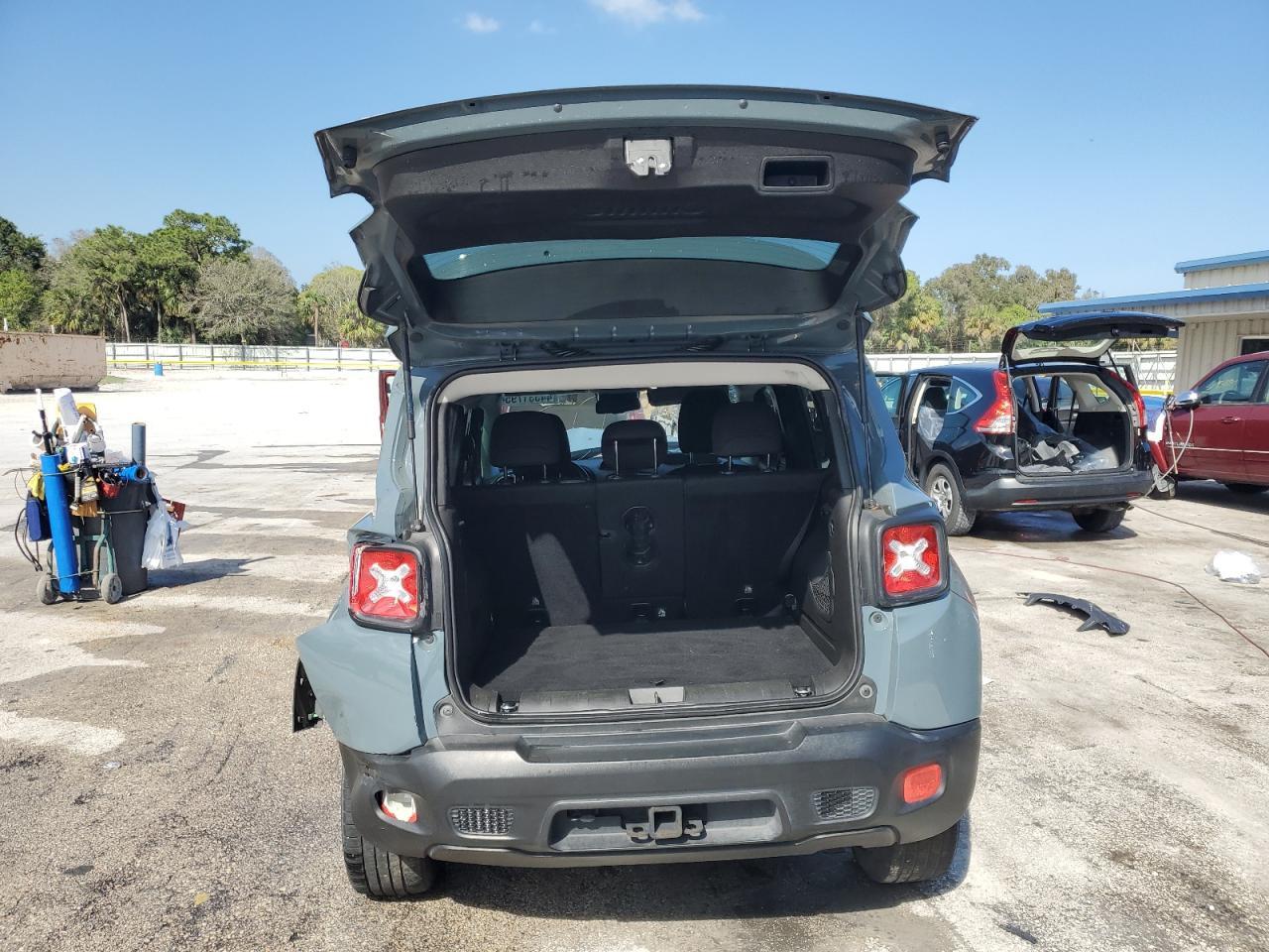 2018 JEEP RENEGADE L - Image 6