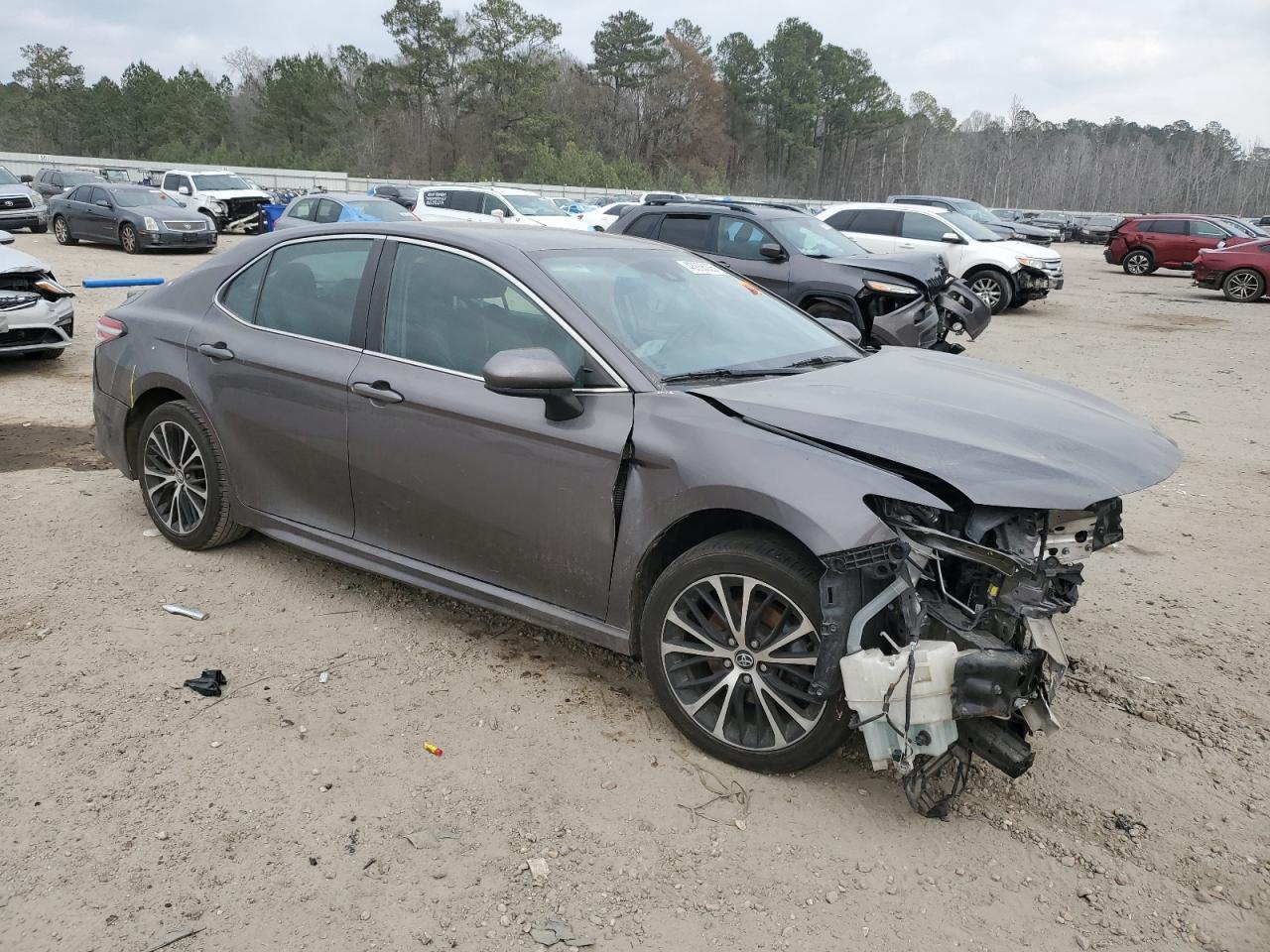 2020 TOYOTA CAMRY SE - Фото 4