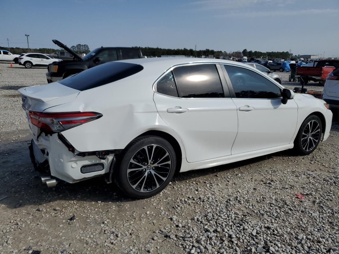 2018 TOYOTA CAMRY L - Фото 3