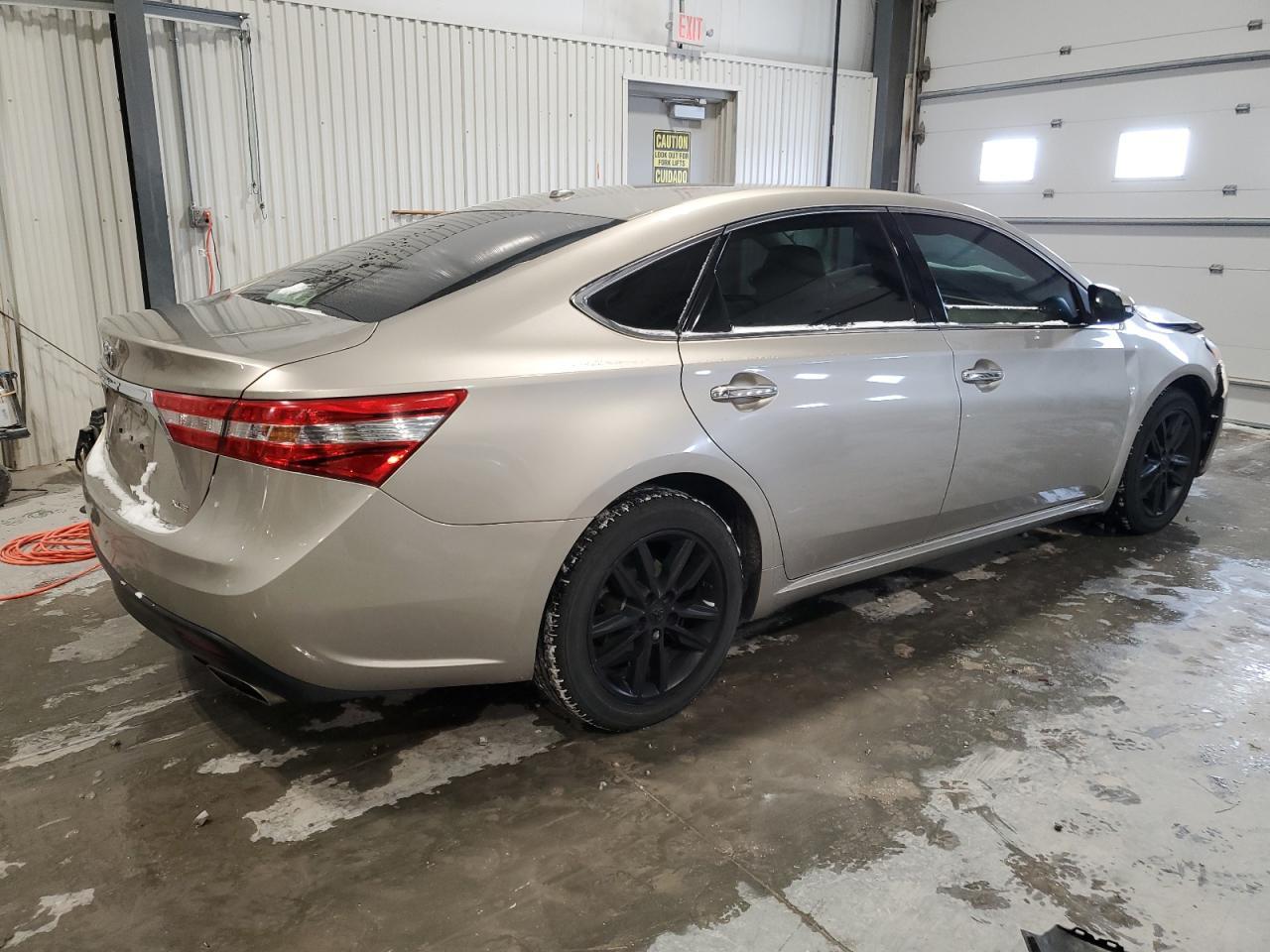 2015 TOYOTA AVALON XLE - Image 3