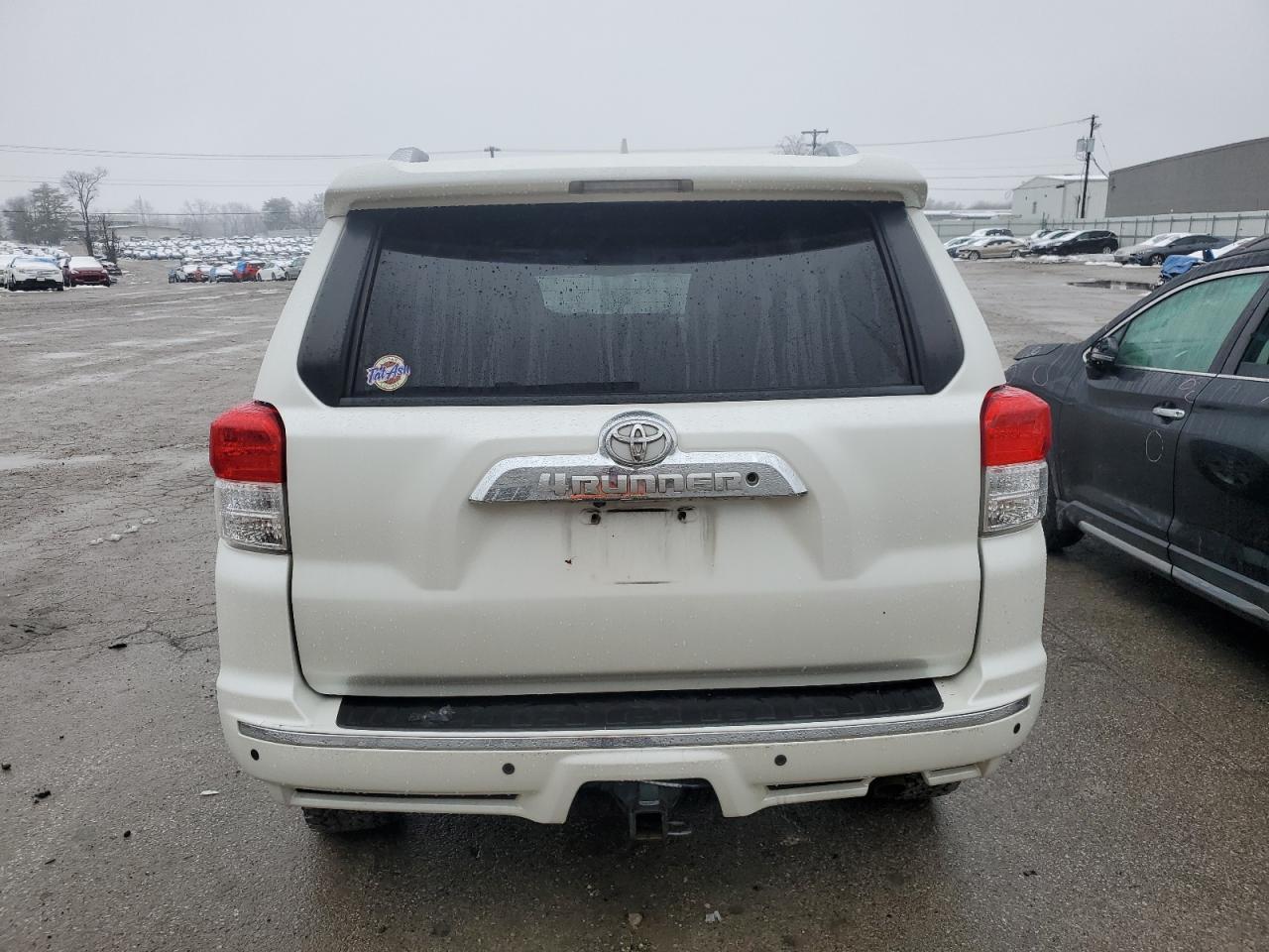 2011 TOYOTA 4RUNNER SR - Image 6