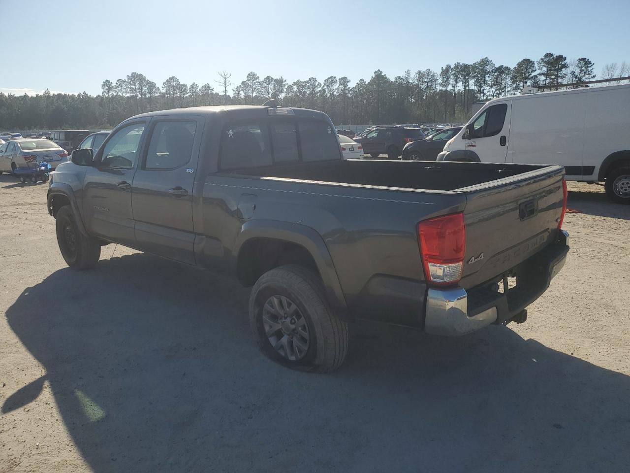 2017 TOYOTA TACOMA DOU - Фото 2