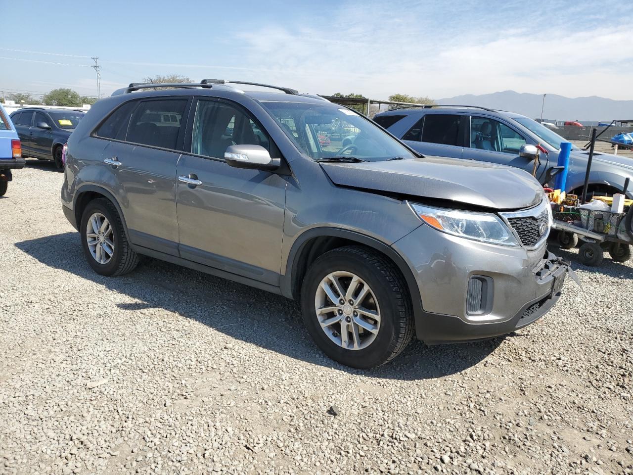 2014 KIA SORENTO LX - Image 4