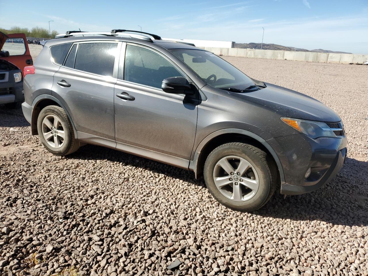 2015 TOYOTA RAV4 XLE - Image 4