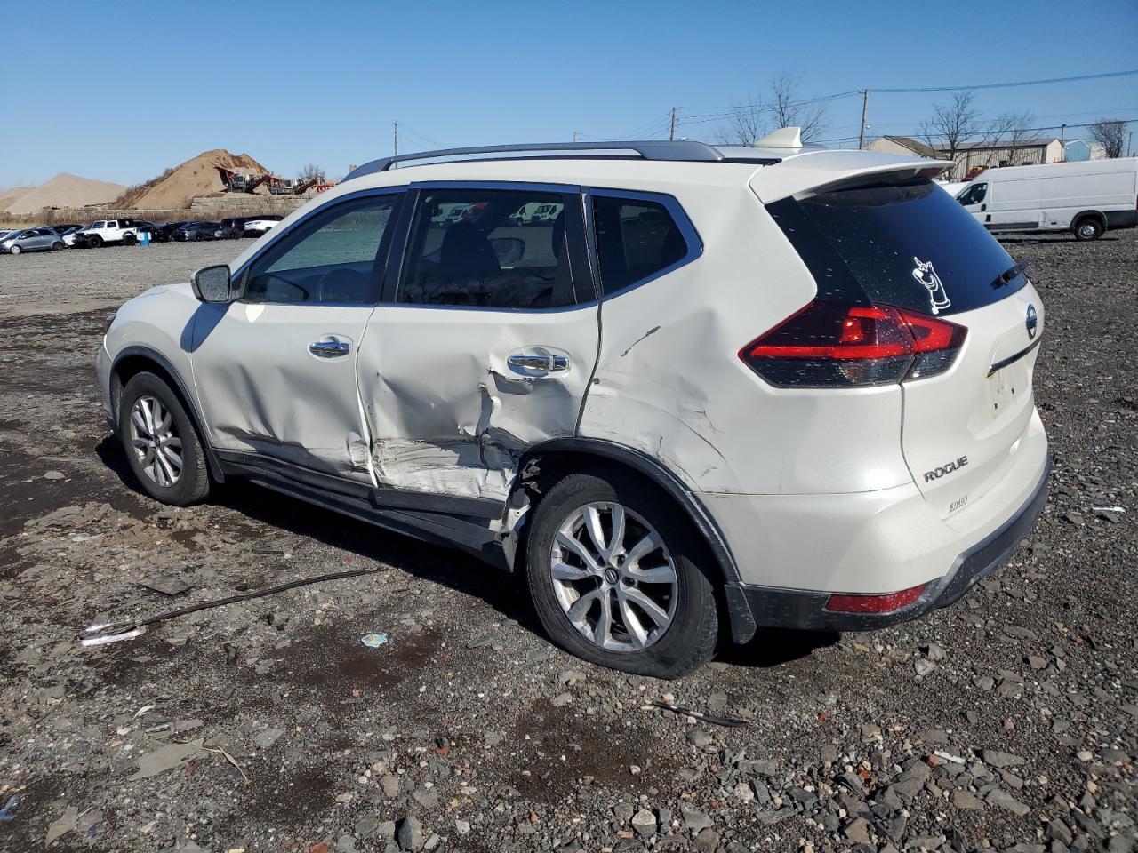 2018 NISSAN ROGUE S - Фото 2