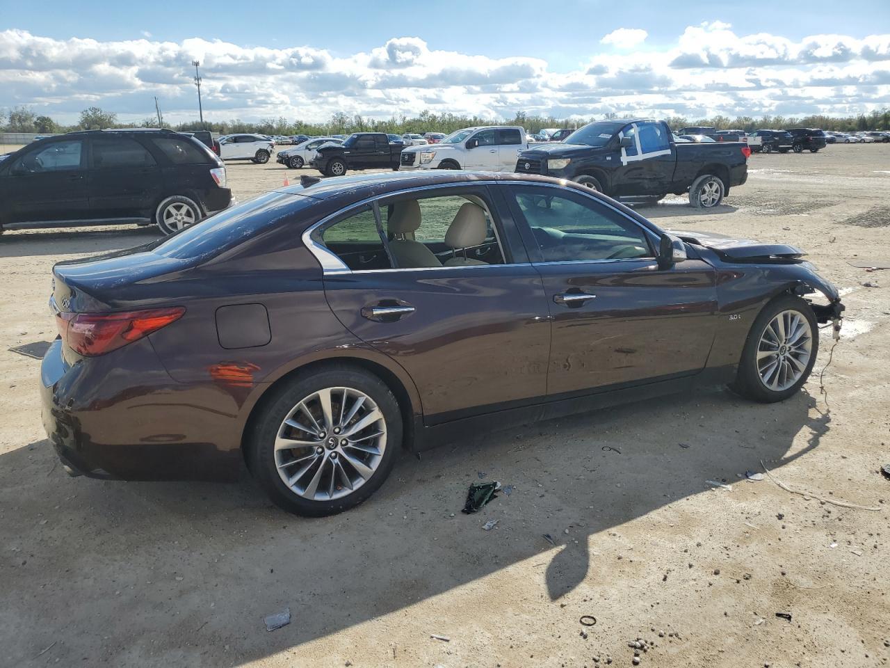 2018 INFINITI Q50 LUXE - Фото 3