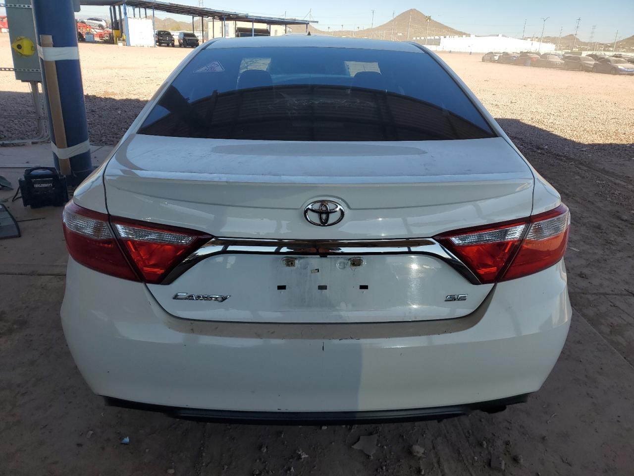 2016 TOYOTA CAMRY LE - Фото 6