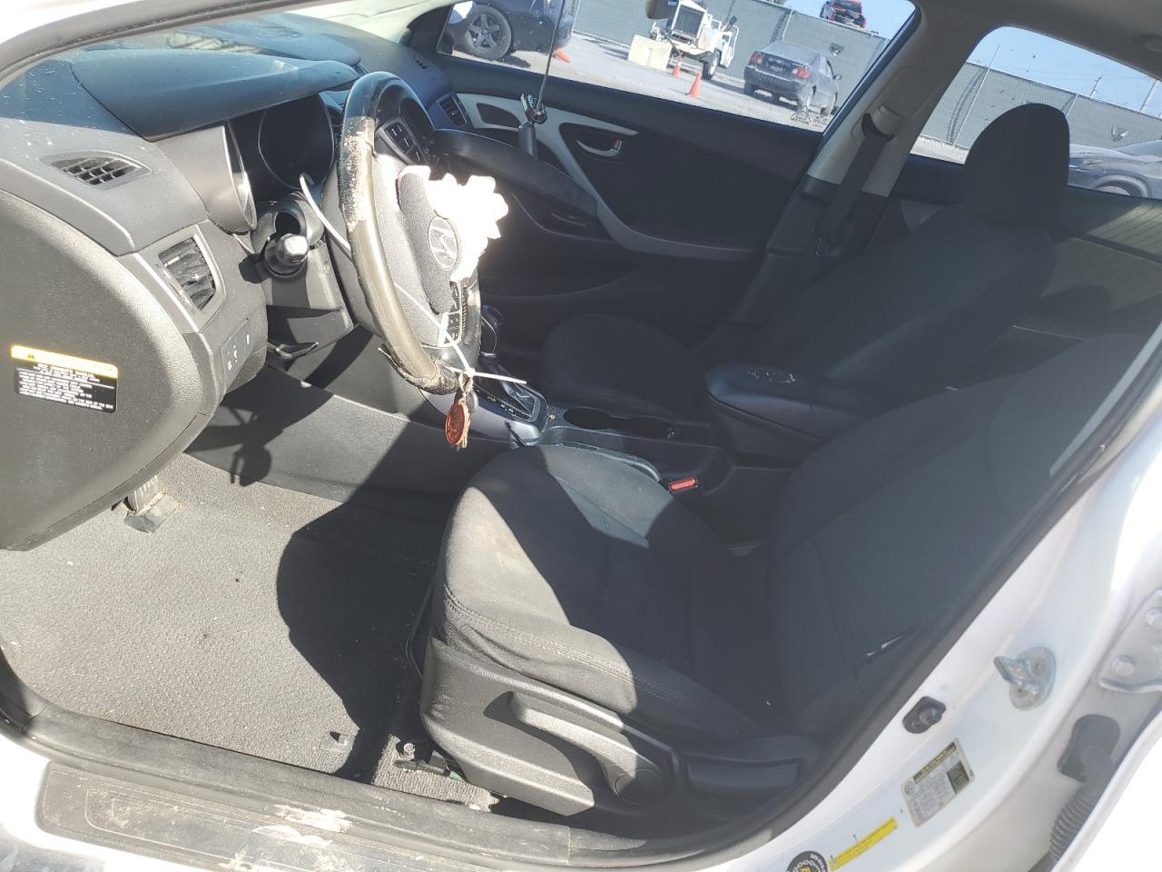 2015 HYUNDAI ELANTRA SE - Image 7