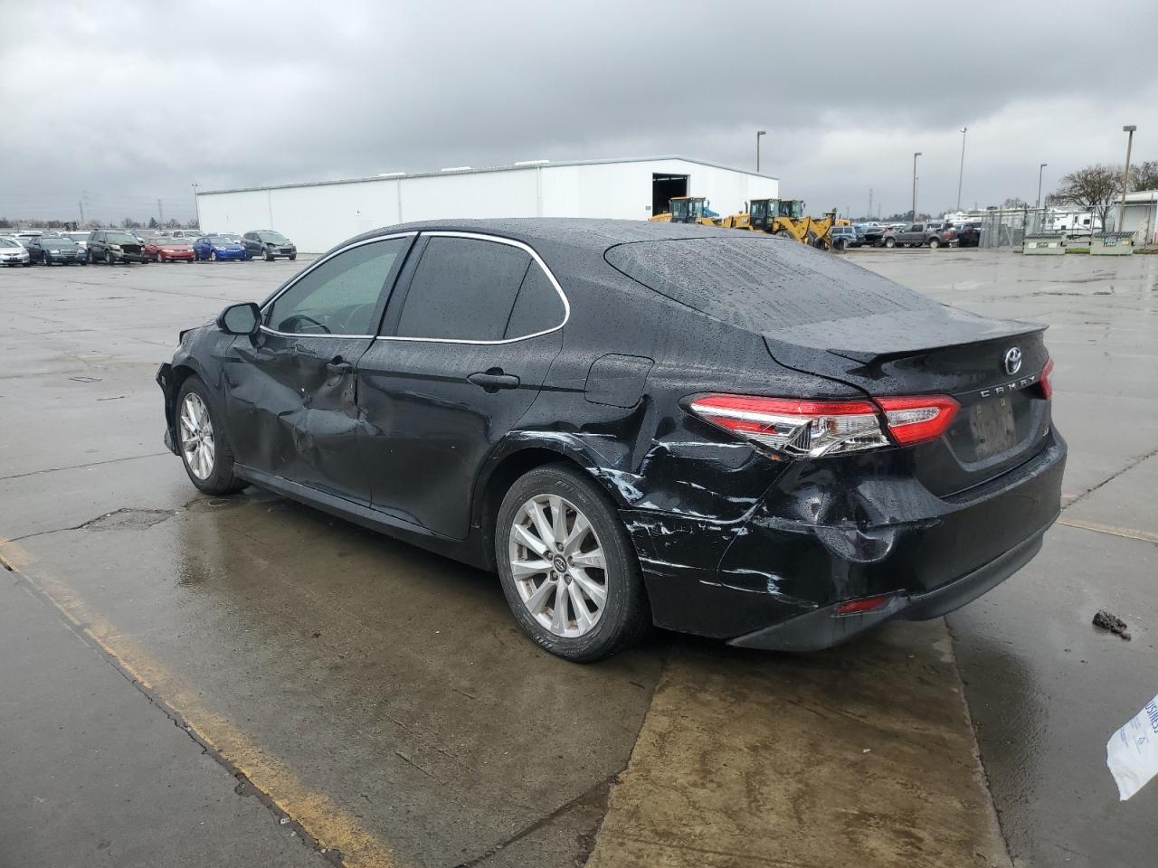 2018 TOYOTA CAMRY L - Фото 2