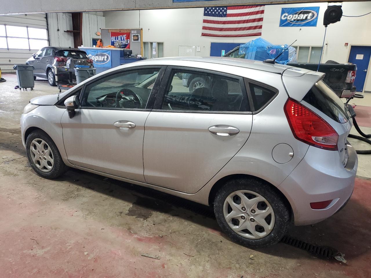 2013 FORD FIESTA SE - Image 2