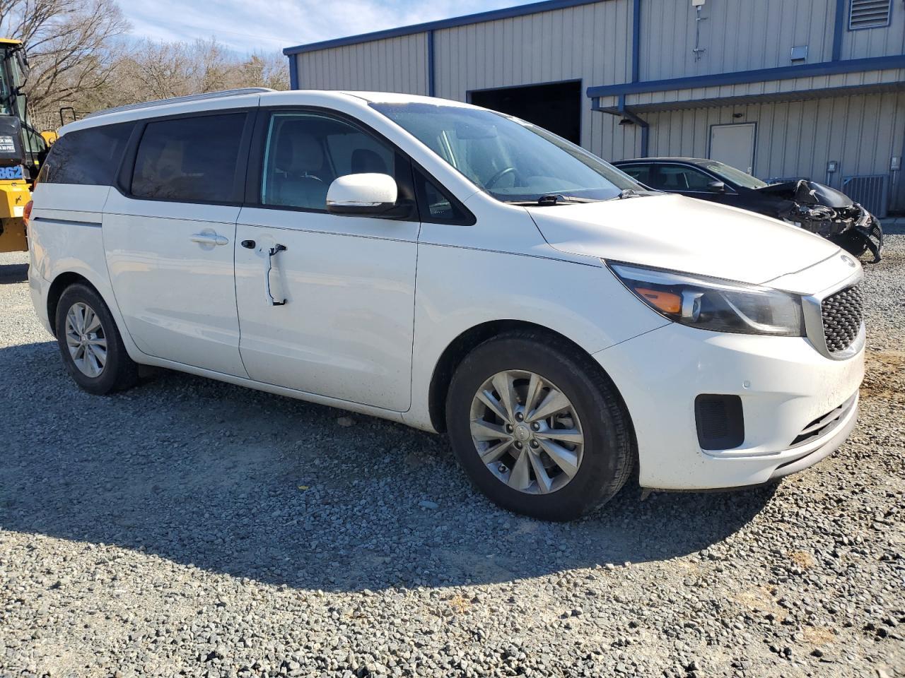 2017 KIA SEDONA LX - Фото 4