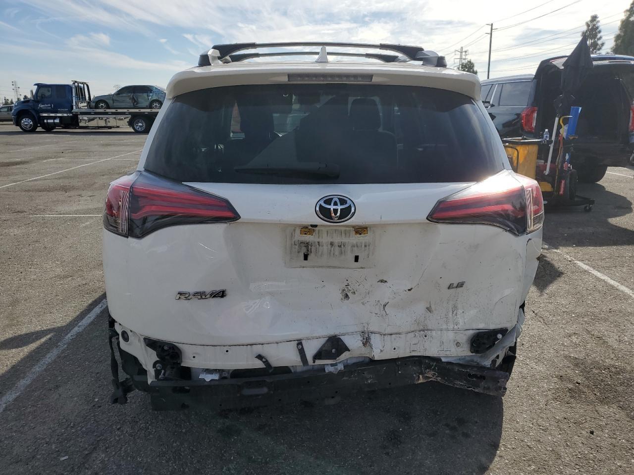 2017 TOYOTA RAV4 LE - Image 6