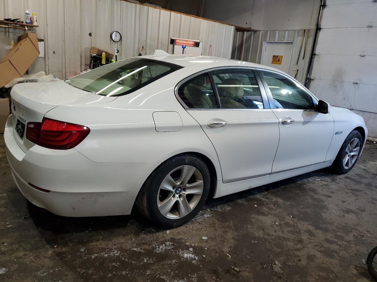 2013 BMW 528 XI - Image 3