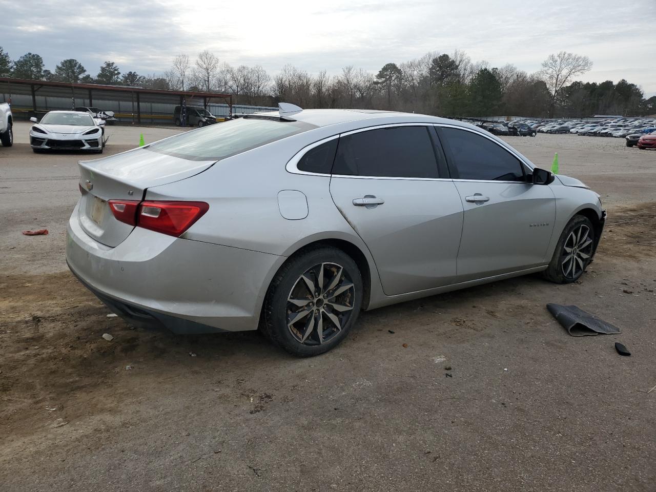 2017 CHEVROLET MALIBU LT - Image 3
