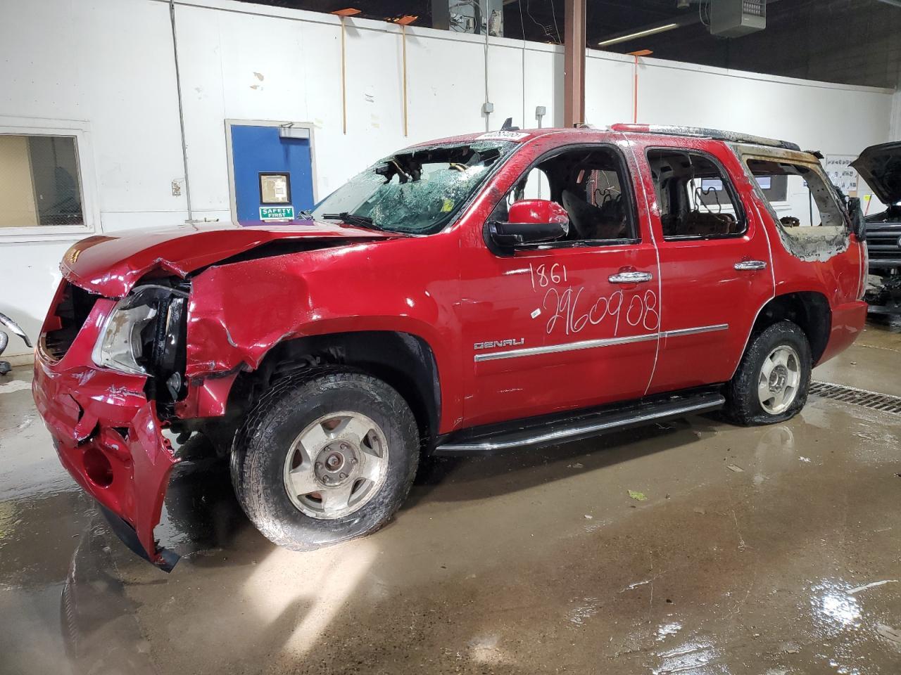 2014 GMC YUKON DENA car image