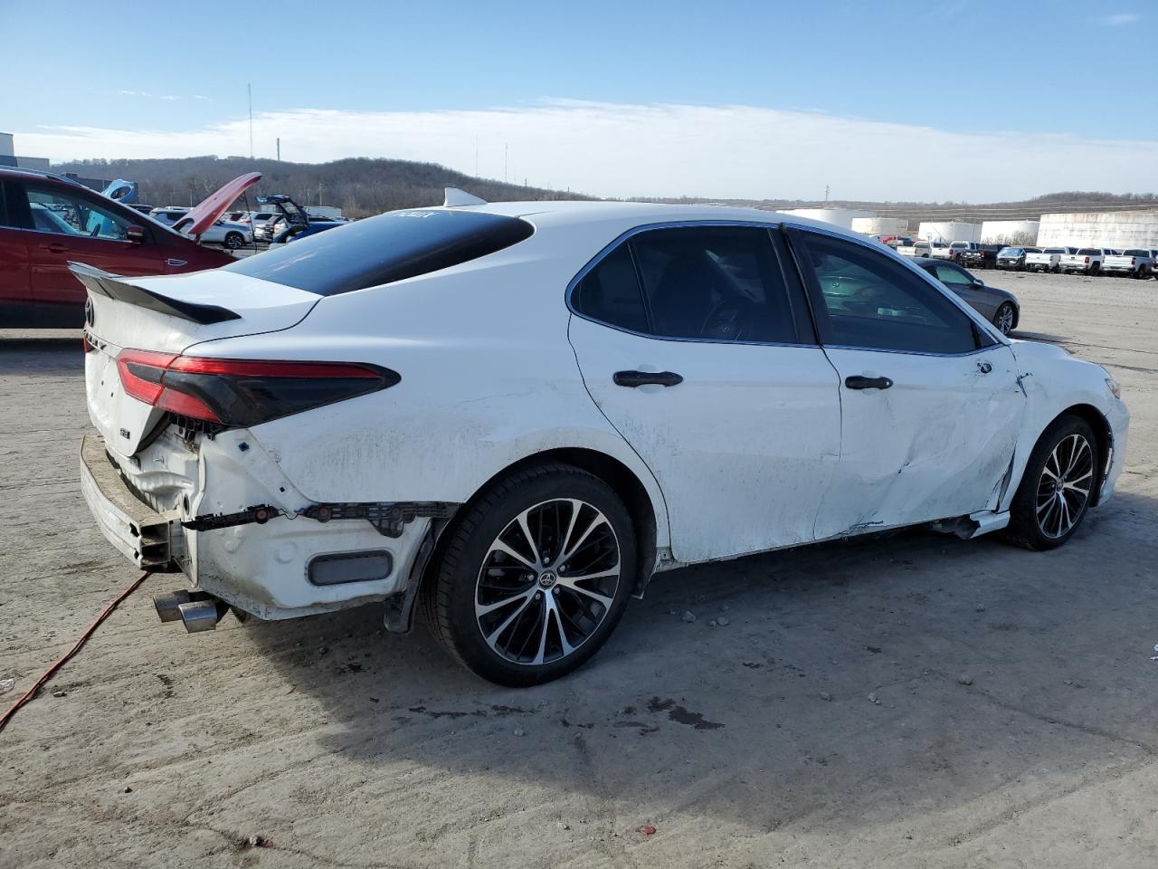 2020 TOYOTA CAMRY SE - Image 3