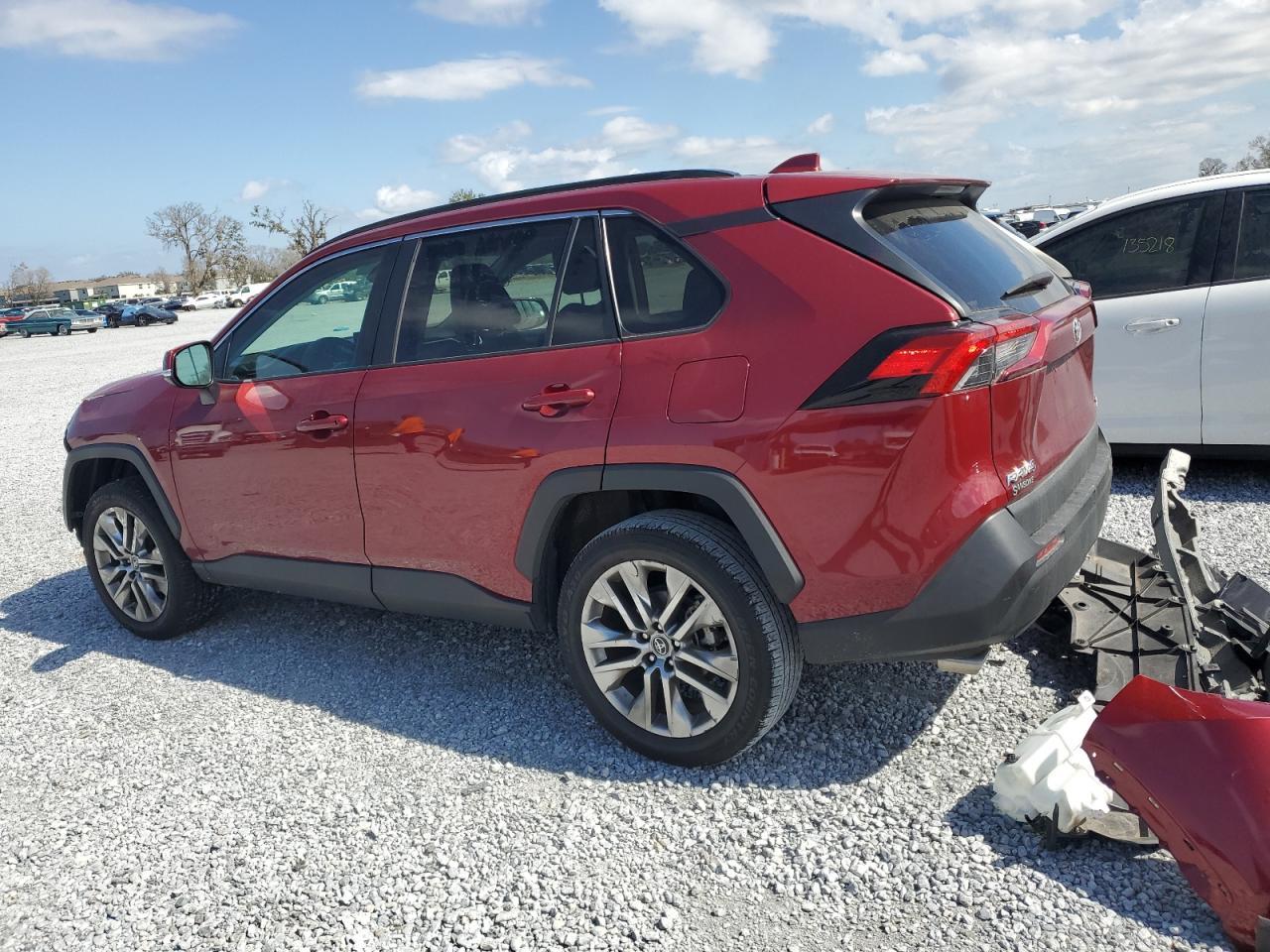 2019 TOYOTA RAV4 XLE P - Фото 2