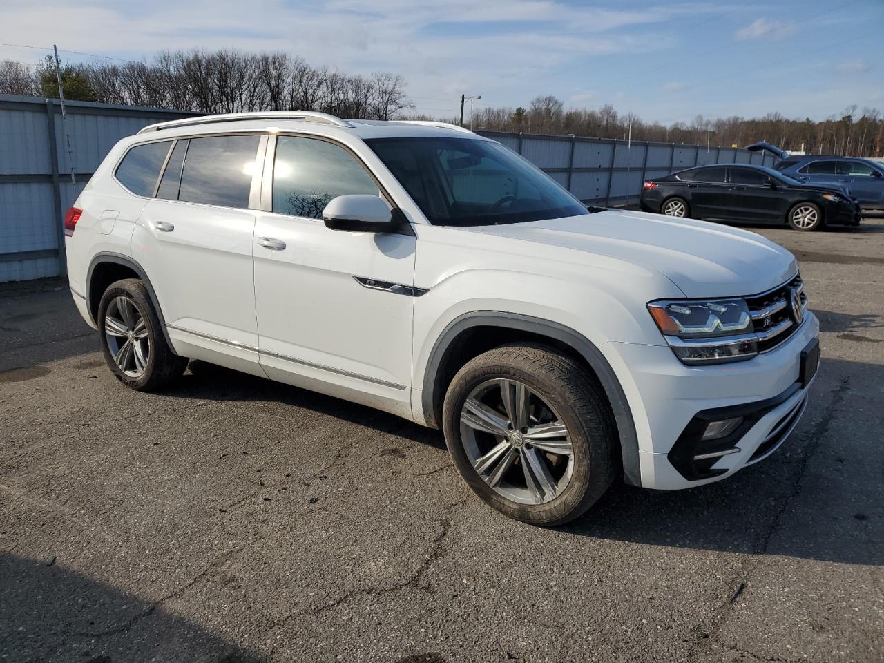 2019 VOLKSWAGEN ATLAS SE - Image 4