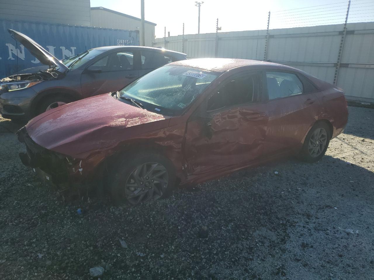 2024 HYUNDAI ELANTRA SE