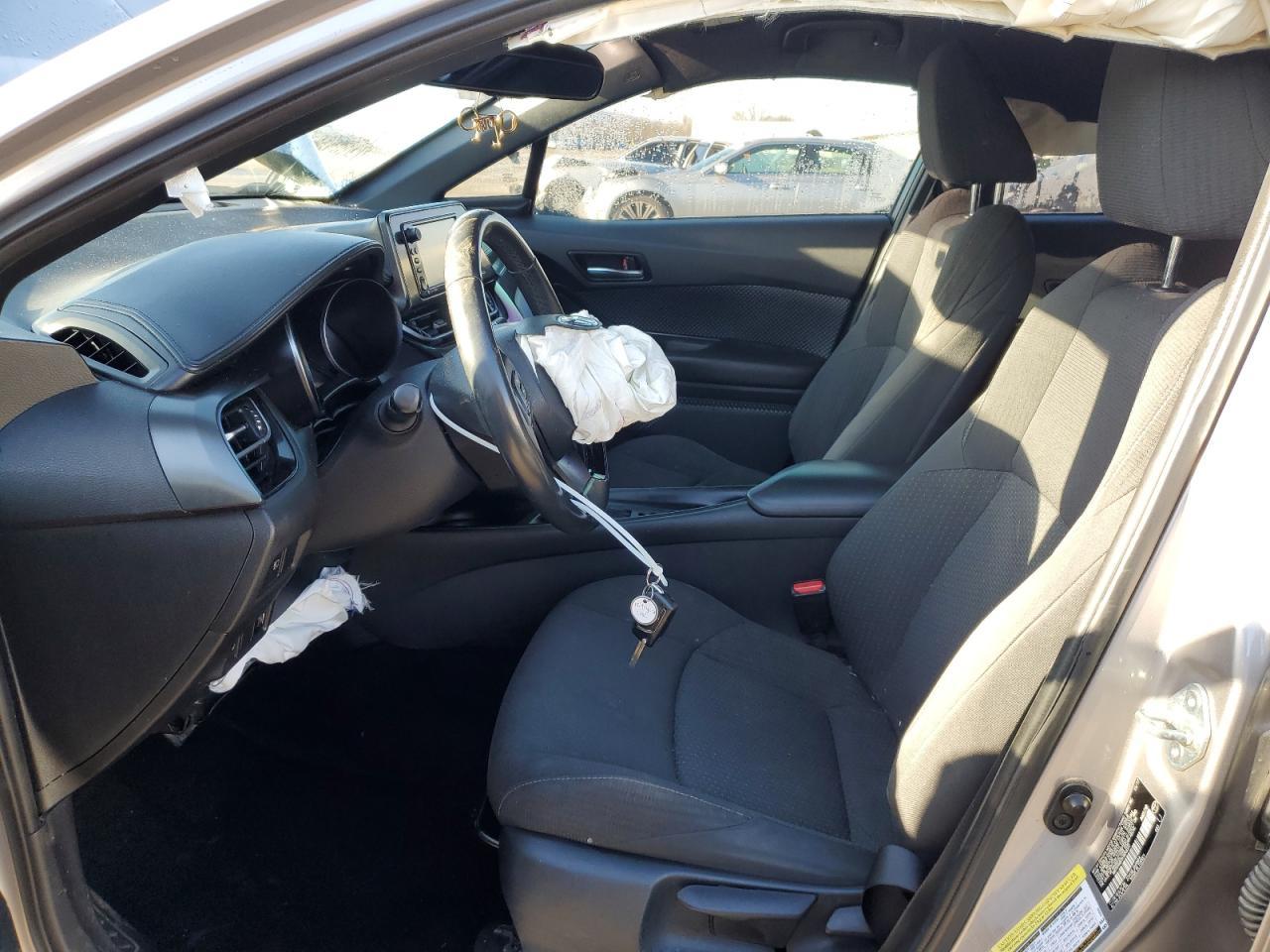 2018 TOYOTA C-HR XLE - Фото 7