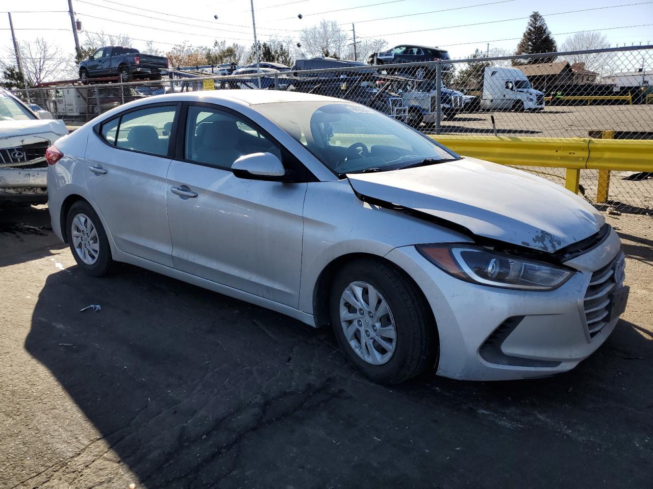 2017 HYUNDAI ELANTRA SE - Image 4