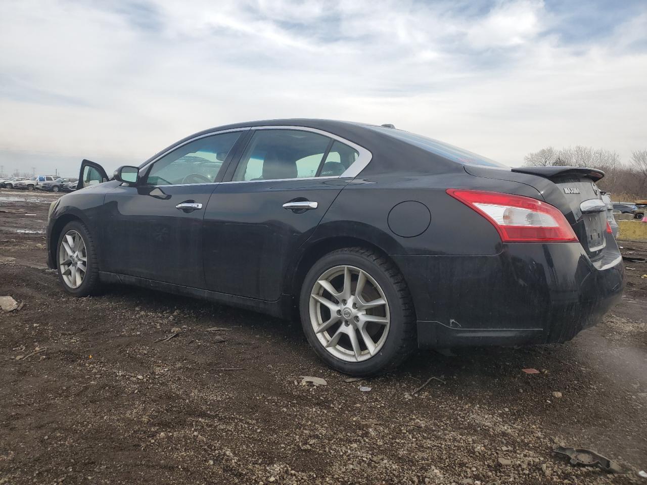 2011 NISSAN MAXIMA S - Фото 2