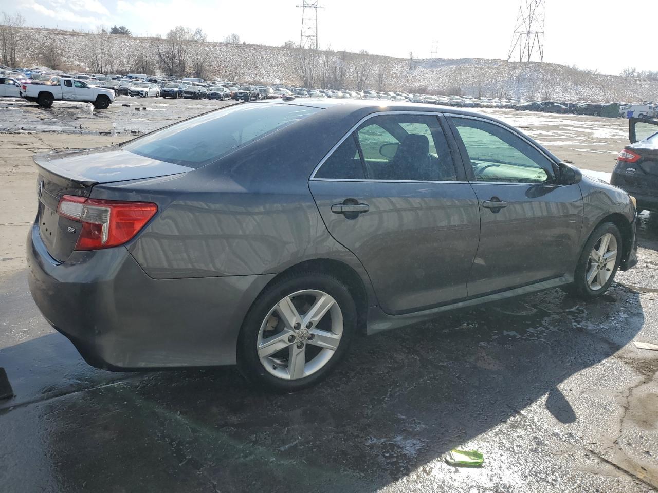 2013 TOYOTA CAMRY L - Фото 3