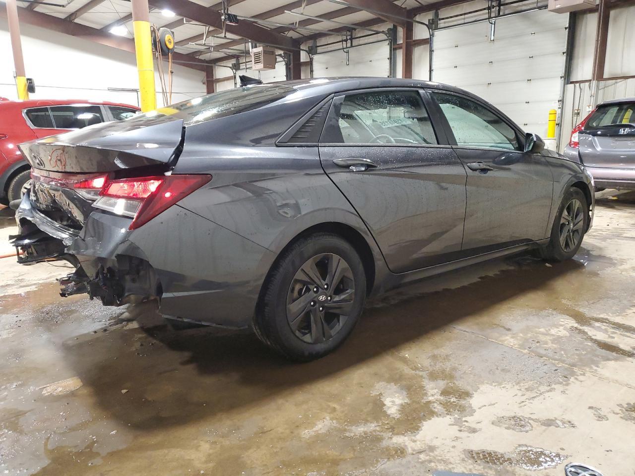 2022 HYUNDAI ELANTRA SE - Image 3