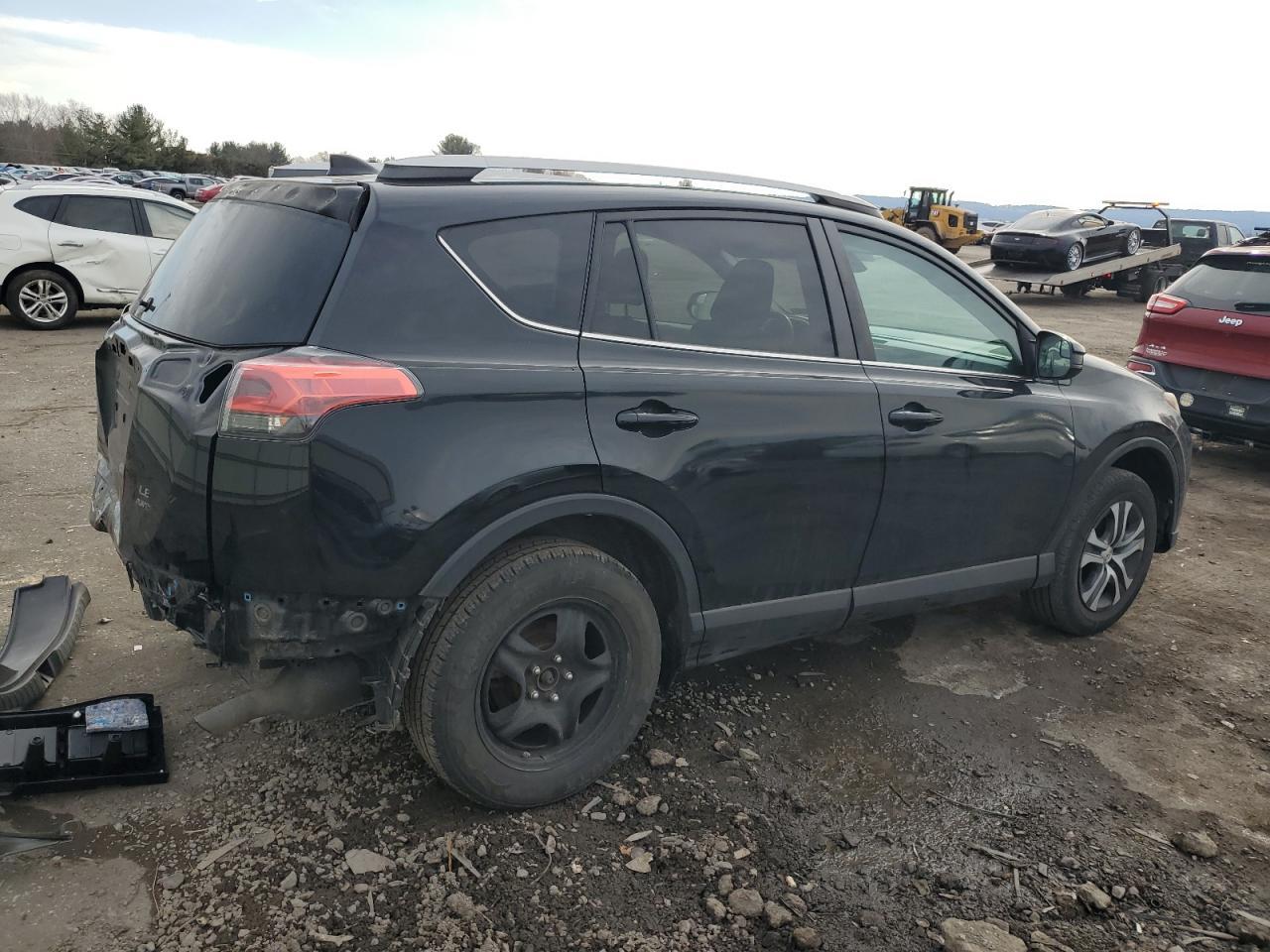 2017 TOYOTA RAV4 LE - Фото 3