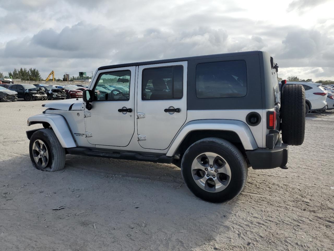 2010 JEEP WRANGLER U - Image 2