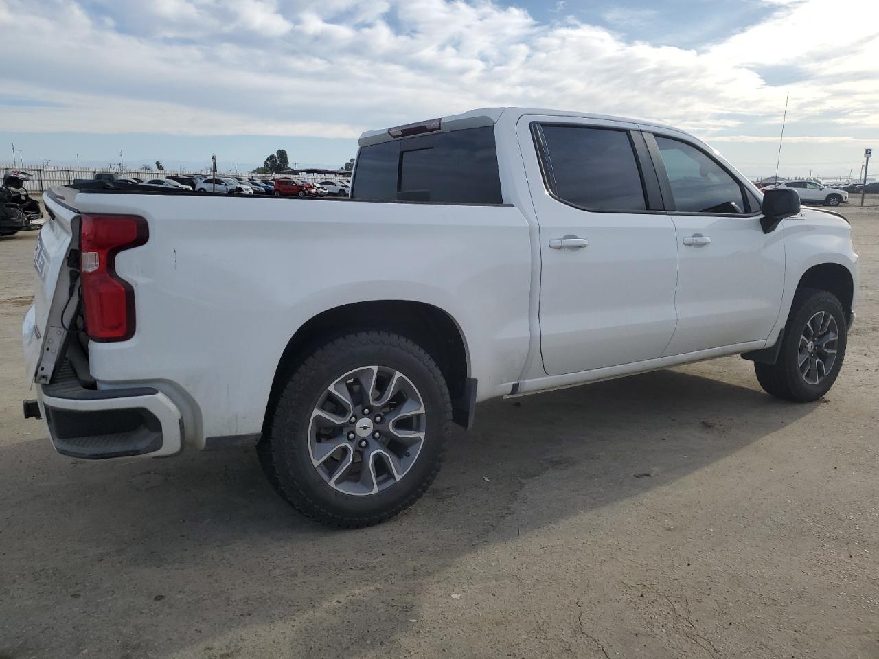 2021 CHEVROLET SILVERADO - Фото 3
